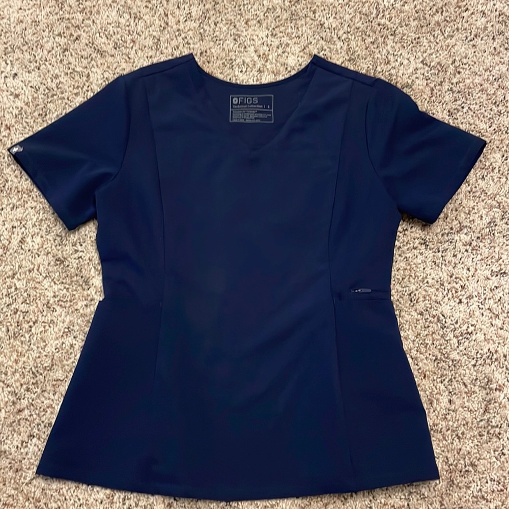 New Figs Scrub Top Navy